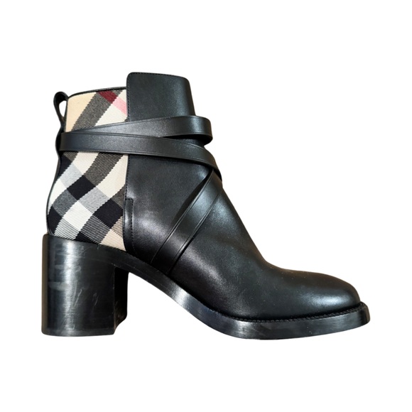 Burberry Pryle Equestrian Check Ankle Booties - PERFECT CONDITION - Picture 5 of 9